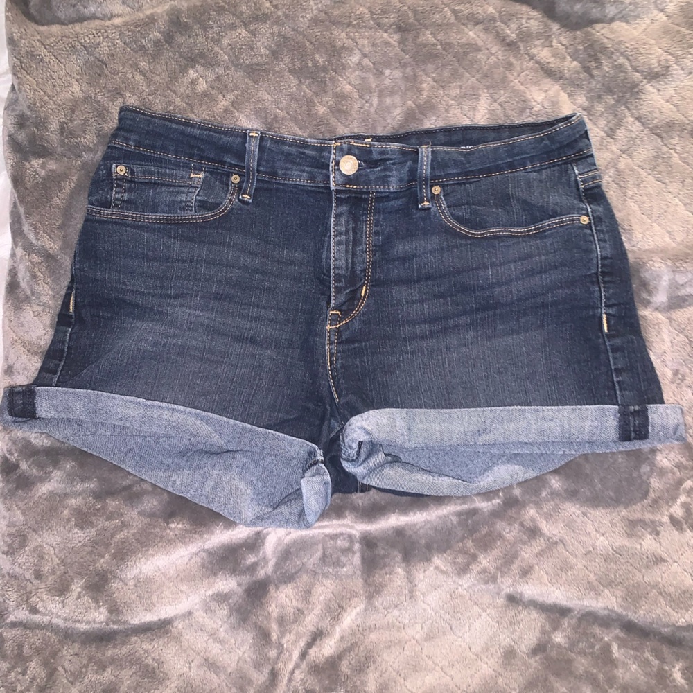 BOGO WHEN BUNDLED!! Stretchy Cotton & Polyester Dark Denim shorts from Levi’s